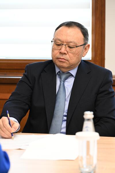 Заместитель акима города Алматы Абзал Нукенов рассмотрел актуальные вопросы горожан