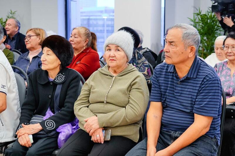 Как не стать жертвами мошенников: разъяснительное мероприятие для пенсионеров организовали в Астане