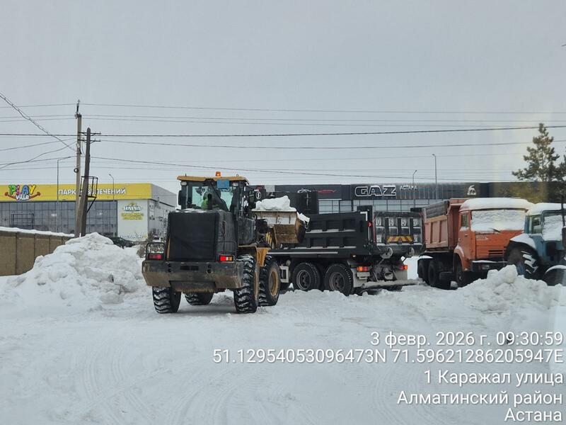 Более 3 000 дорожных рабочих и 1 600 единиц спецтехники заняты в снегоуборочных работах в Астане