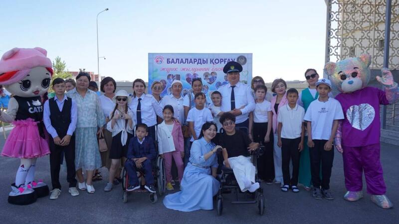 Полицейские организовали незабываемый праздник для детей в Туркестанской области