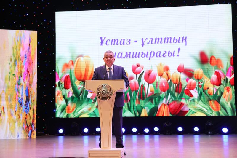 День учителя отметили в Жамбылской области