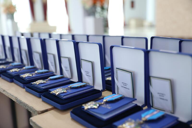 В День Республики актюбинцам вручили государственные награды