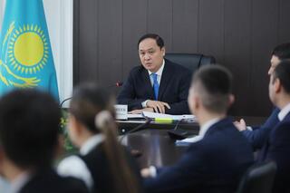 Конституционные реформы и роль молодежи: встреча акима области в Меркенском районе