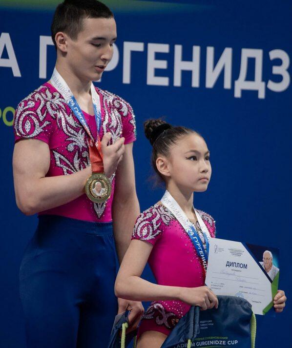 Почти полторы тысячи карагандинцев занимаются спортивной акробатикой