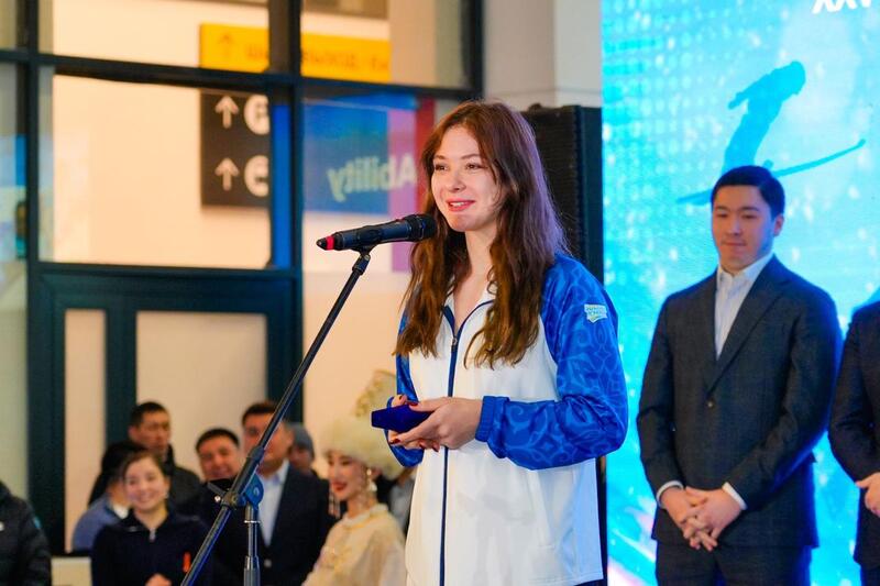 Олимпийского чемпиона Михаила Шайдорова торжественно встретили болельщики в Астане