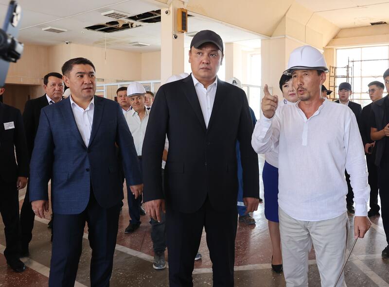 Улучшение городской среды, аквакультура, промышленный сектор — рабочая поездка Е. Карашукеева в Шуский район