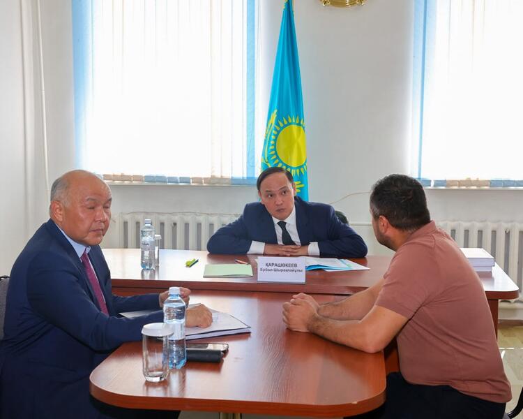 Ербол Карашукеев встретился с жителями Мойынкумского района