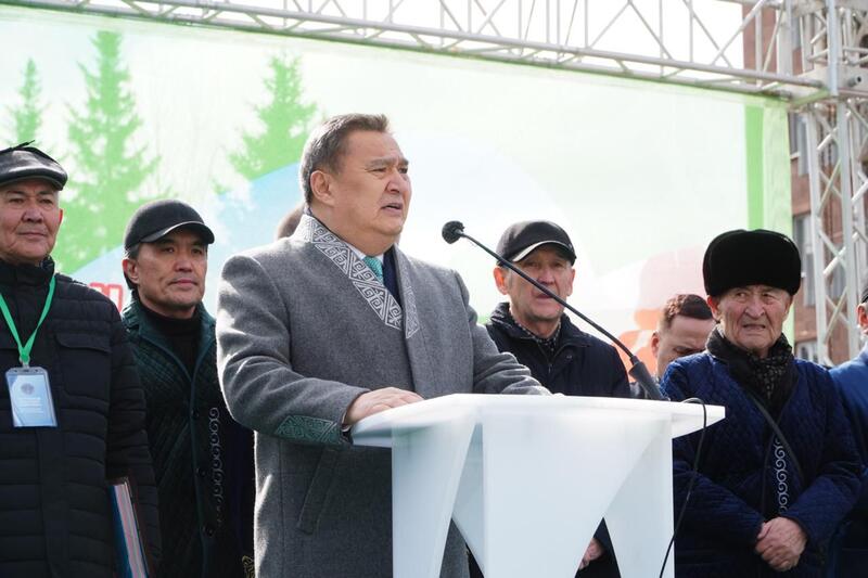 Рекордное число танцоров исполнили қара жорға в г. Кокшетау