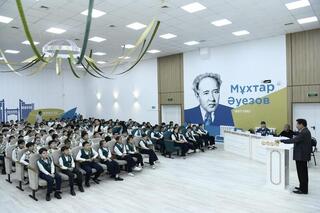 «Закон и порядок»: как вести себя на дороге и в общественном транспорте, рассказали столичным школьникам