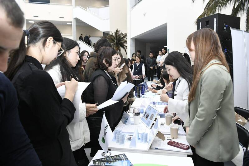 В Астане прошла очередная ярмарка вакансий для молодежи