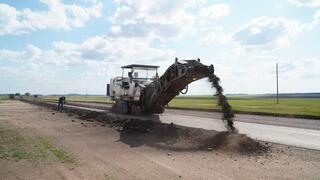 Новую трехполосную дорогу строят в Зерендинском районе