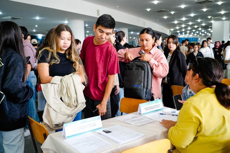«Жастарға жұмыс»: на ярмарке в Астане было представлено более 1000 вакансий
