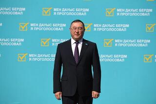 Аким Алматинской области Марат Султангазиев проголосовал на выборах депутатов в Курултай