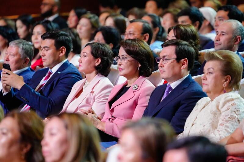 «Алтын Шипагер»: лучших медицинских работников чествовали в Астане