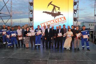 В Кенкияке с размахом отметили День нефтяников