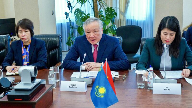 Серик Жумангарин провел встречу с постоянным заместителем Премьер-министра Вьетнама Нгуеном Хоа Бинем