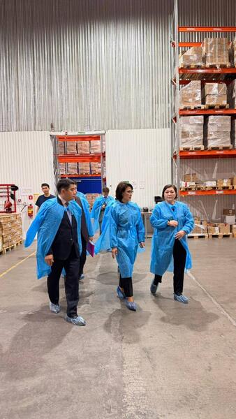 ГЛАВА МИНЗДРАВА ПОСЕТИЛА ЛЕКАРСТВЕННЫЙ ХАБ В АКТЮБИНСКОЙ ОБЛАСТИ