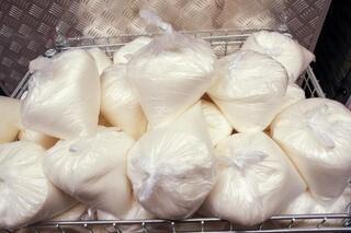 В Алматы осуществляется реализация сахара по цене до 445,5 тенге за килограмм