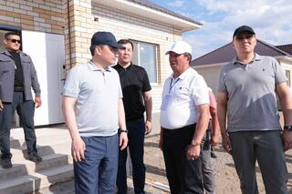 Олжас Бектенов проверил темпы строительства домов и восстановления инфраструктуры в пострадавших от паводков селах Актюбинской области