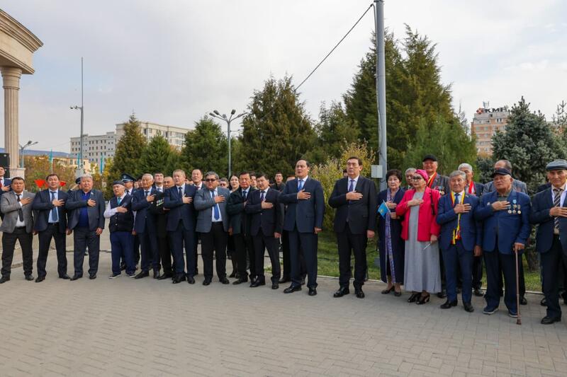 Жамбылцы отметили День Республики