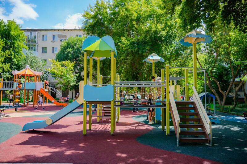 В районе Байконыр благоустроенный двор передали во благо жителей