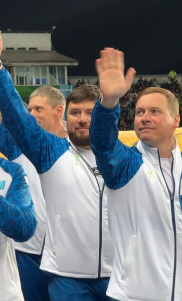 Паралимпийцы — участники зимних Игр стали почётными гостями матча в Алматы