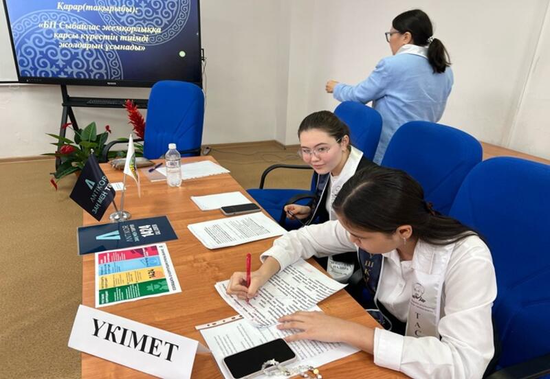 2 мая 2025 года в школе-гимназии имени Аль-Фараби состоялся дебатный турнир на тему «Партия правительства предлагает эффективные пути борьбы с коррупцией».