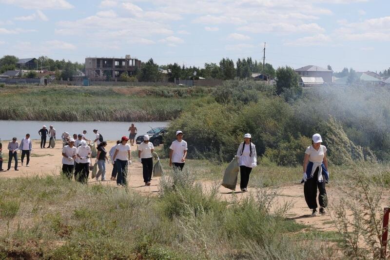 «Таза Қазақстан»: сотни волонтеров вышли на уборку пристоличных водоемов