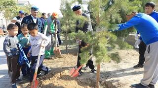 ТУРКЕСТАН: В СУББОТНИКЕ В АРЫСИ ПРИНЯЛИ УЧАСТИЕ БОЛЕЕ 3 ТЫСЯЧ ЖИТЕЛЕЙ