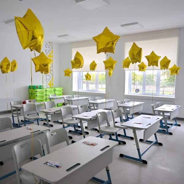 В Павлодаре сегодня произошло по-настоящему знаковое событие — в микрорайоне «Достык» открылась первая в регионе школа будущего, построенная в рамках национального проекта «Келешек мектептері»