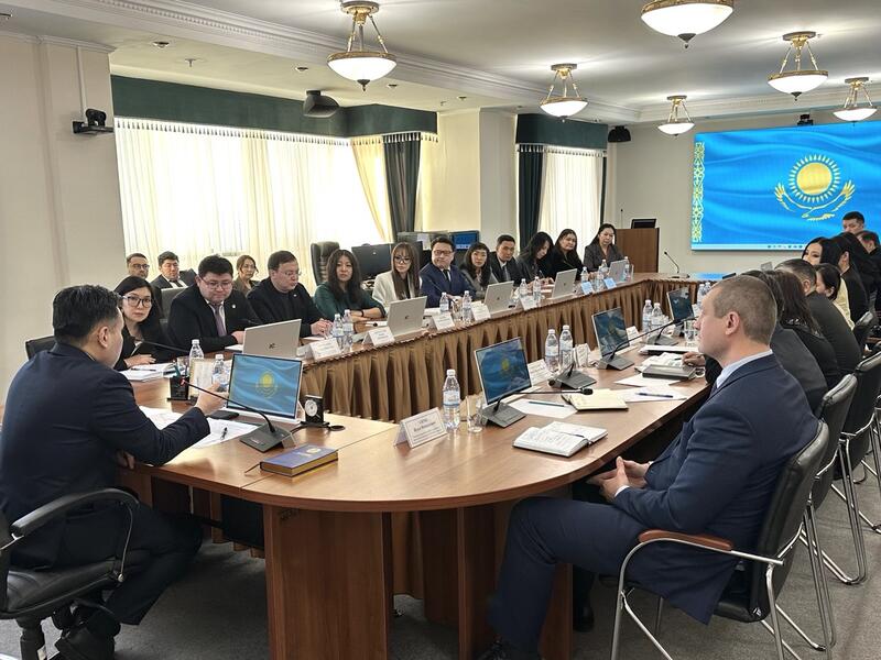 В Минтруда обсудили реализацию Концепции инклюзивной политики с экспертами проекта Сената «Талдау мектебі – Школа аналитики»