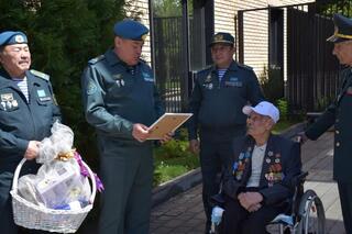 В Алматы поздравили ветерана Великой Отечественной войны со 101-летием