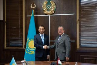 Нурлан Абдиров провел встречу с Чрезвычайным и Полномочным Послом Венгрии