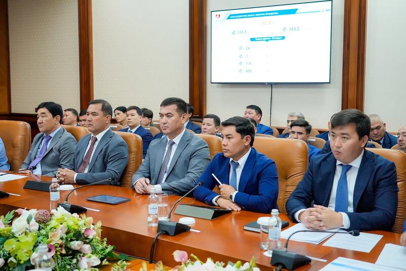 АППАРАТ ОТЫРЫСЫ: ӨЗЕКТІ МӘСЕЛЕЛЕР ҚАРАЛДЫ