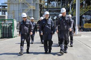 В Атырау проверен ход планового ремонта на газохимическом комплексе KPI