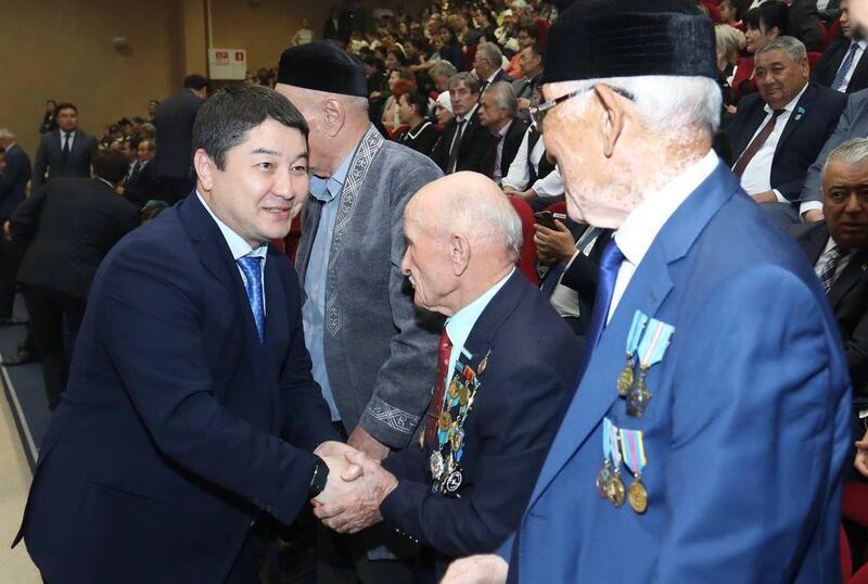 В Мангистау ко Дню Республики прошло торжественное мероприятие