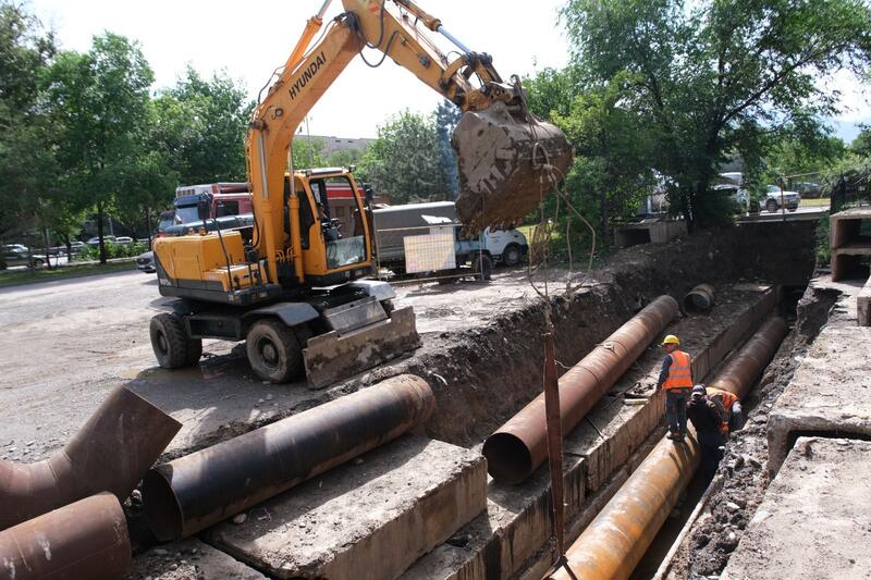 Дархан Сатыбалды: В Алматы ежегодно планируется обновлять не менее 130 км инженерных сетей