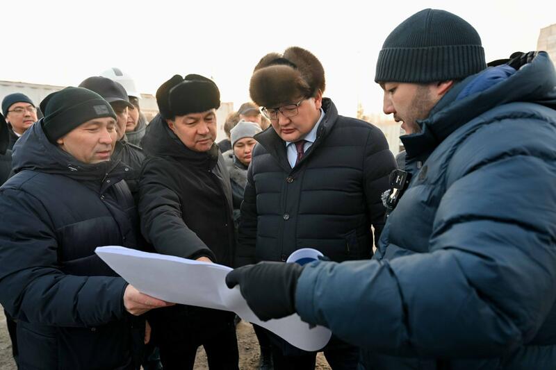 Здание железнодорожного вокзала в Семее модернизируется