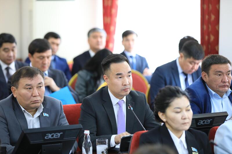 Асхат Шахаров поделился планами развития региона на сессии маслихата