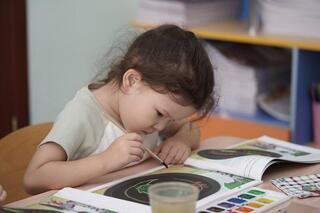 Продлен срок пилотного проекта по ваучерному финансированию детских садов