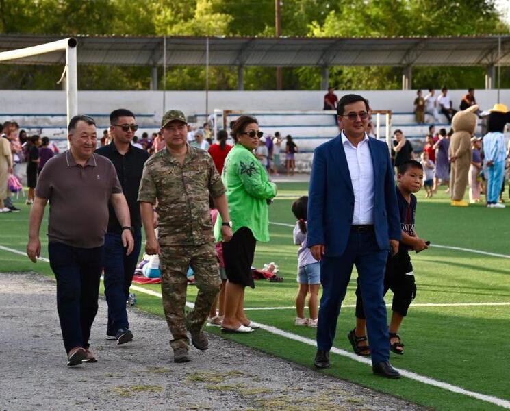 ТУРКЕСТАН: В СУЗАКСКОМ РАЙОНЕ ПРОШЛО ПРАЗДНИЧНОЕ МЕРОПРИЯТИЕ С УЧАСТИЕМ ОКОЛО 1300 ДЕТЕЙ