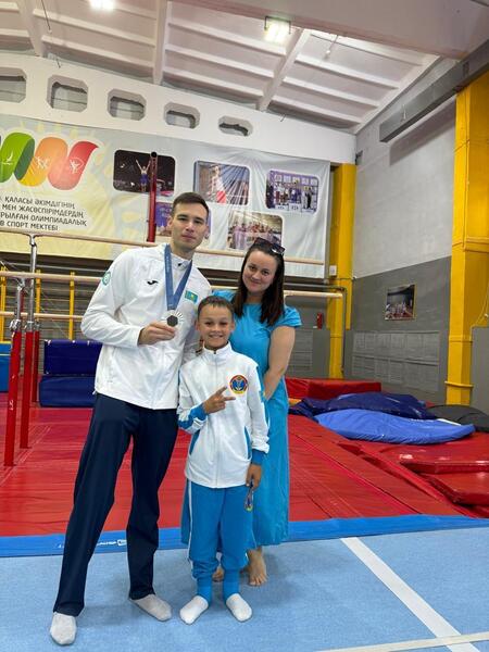 «Анаға тағзым – анаға құрмет»: столичные спортсмены запустили трогательный челлендж ко Дню матери