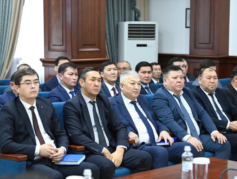 Рассмотрены вопросы развития и цифровизации транспортно-транзитной отрасли