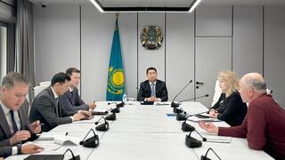 Айдарбек Сапаров провел личный прием граждан