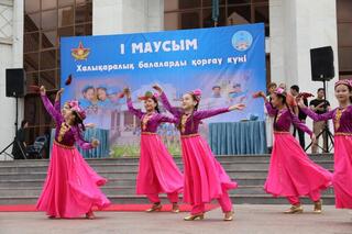 В Астане наградили победителей конкурса творческих работ среди детей военнослужащих