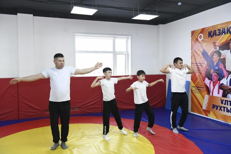 День Независимости: соревнования для отцов и их детей провели в Астане