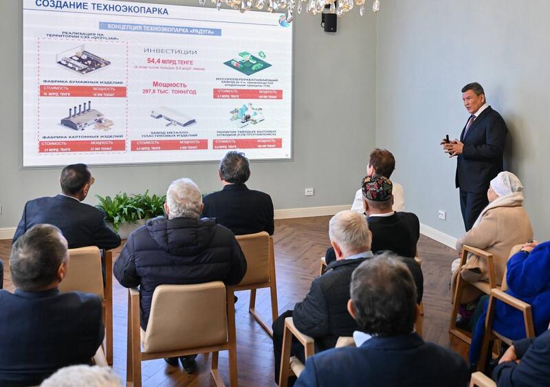 В честь Дня пожилых людей аким области встретился с ветеранами