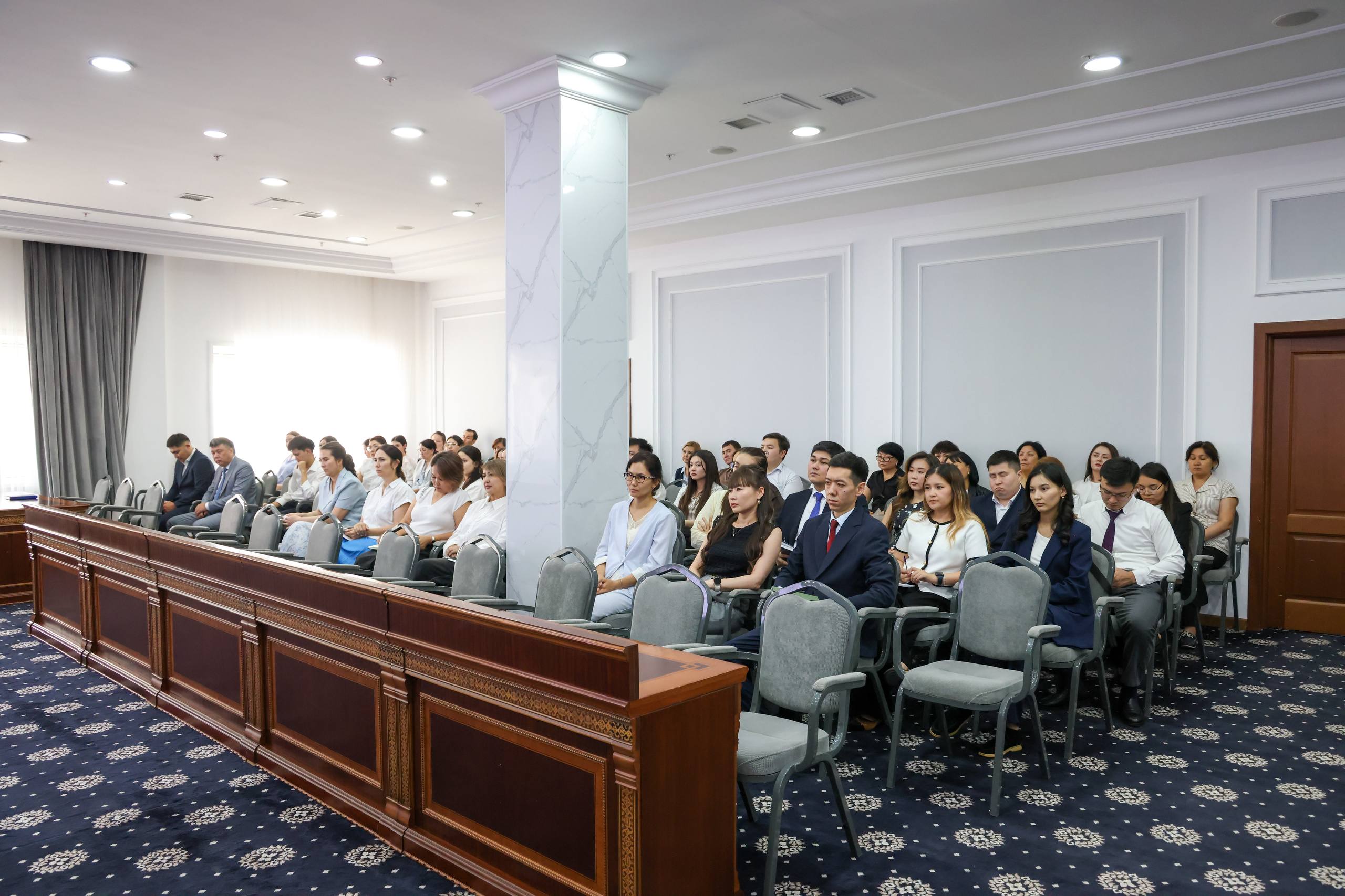 В городском суде Астаны состоялась очередная выездная встреча членов Высшего Судебного Совета с судьями и работниками судов столицы