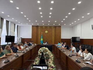 Прошло заседание комиссии по проверке Государственных Символов РК при акимате