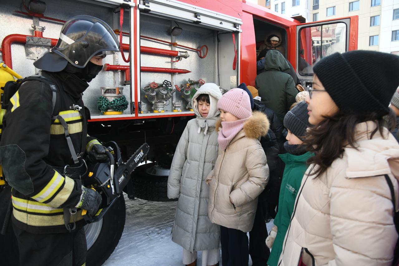 «Закон и порядок»: как не попасть в ловушку мошенников и что делать при ЧС, рассказали столичным школьникам